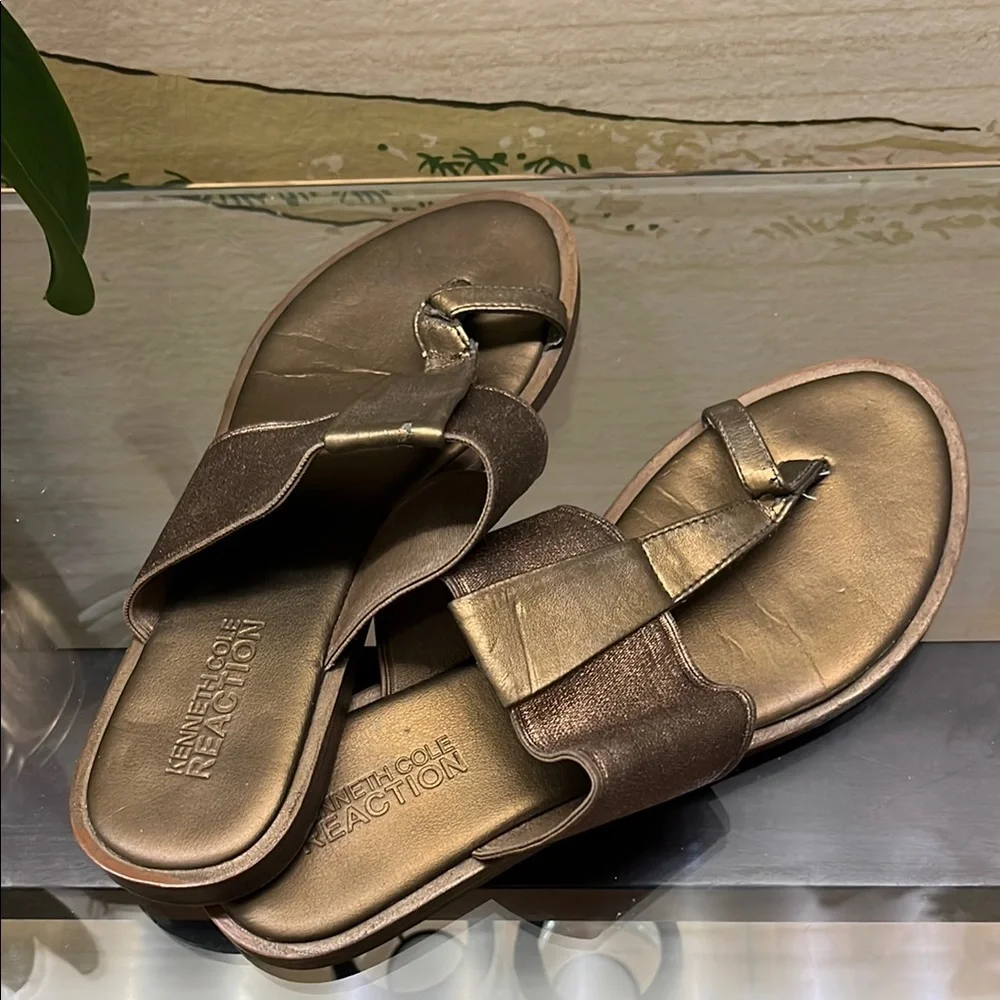 KENNETH COLE Gold Metallic Sandals with Flat Sole